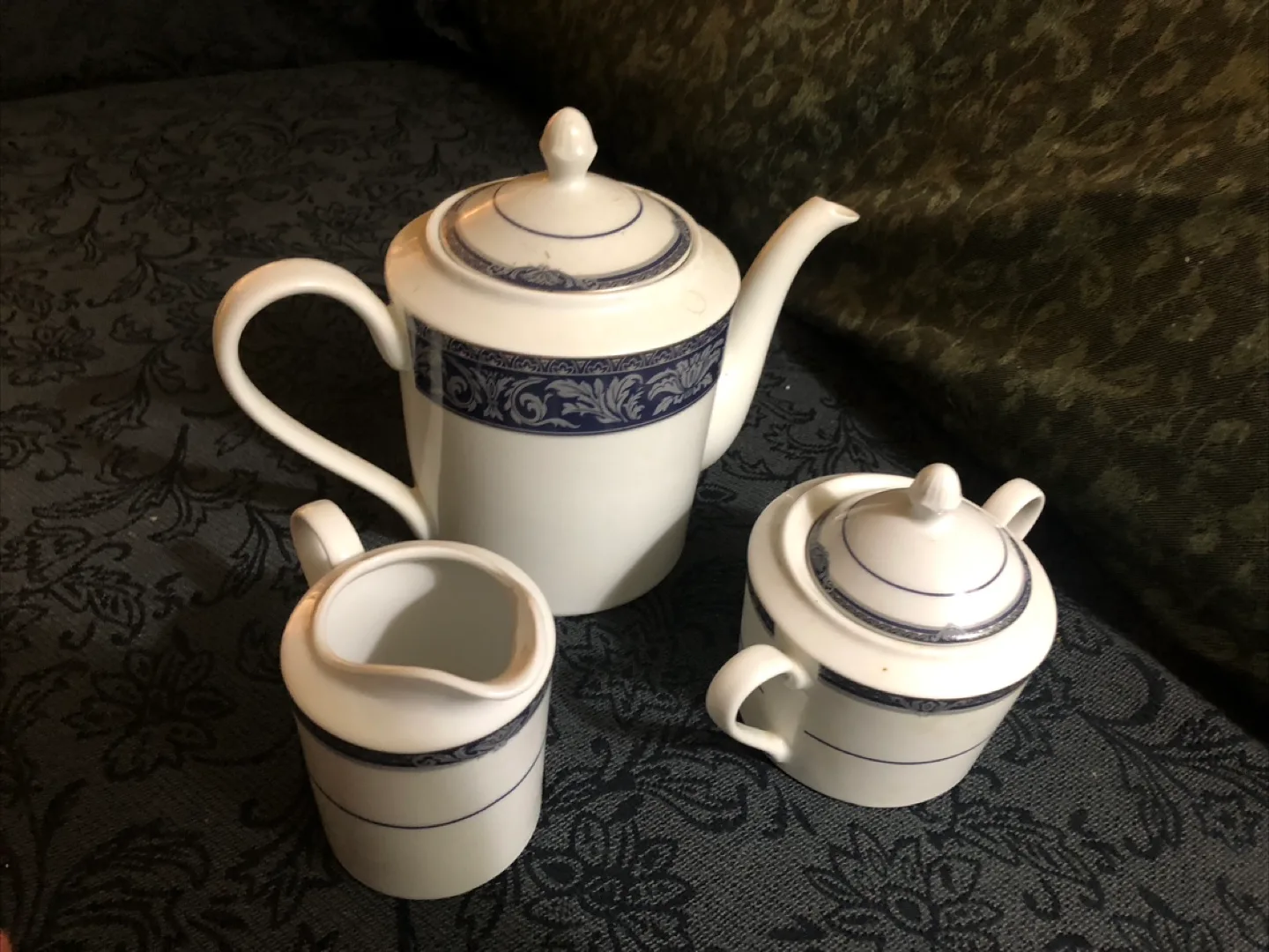 🇨🇦 Tea Set - Teapot, Creamer, Sugar Bowl image indicator(6)