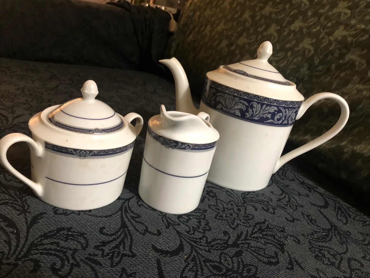 🇨🇦 Tea Set - Teapot, Creamer, Sugar Bowl thumbnail