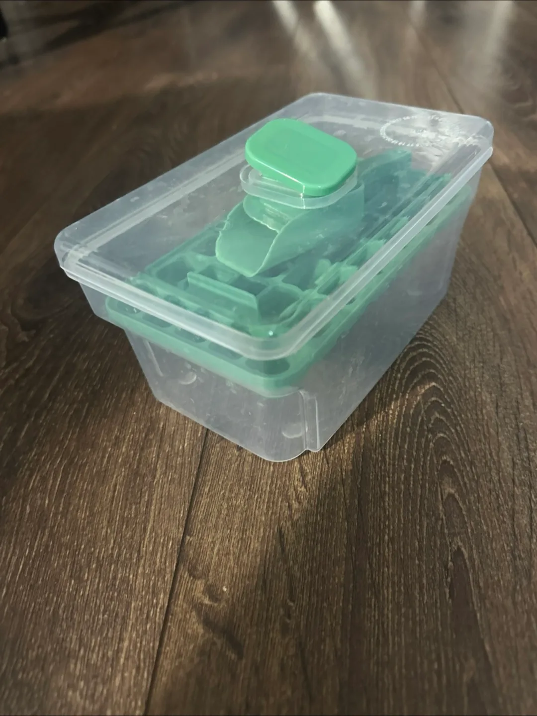 Ice Cube Tray with Lid and Scoop thumbnail