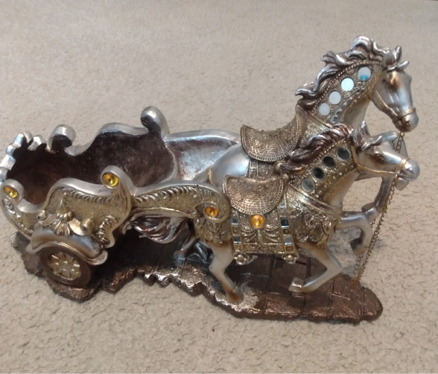 Horse and Carriage Decor