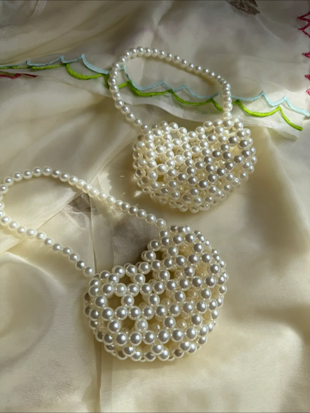 Pearl Beaded Heart Purse thumbnail
