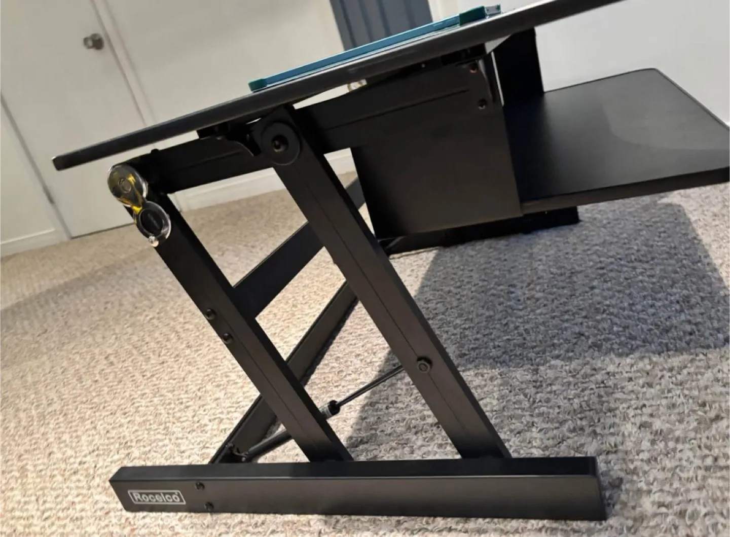 Rocelco Height Adjustable Standing/Sitting Desk Riser image indicator(2)