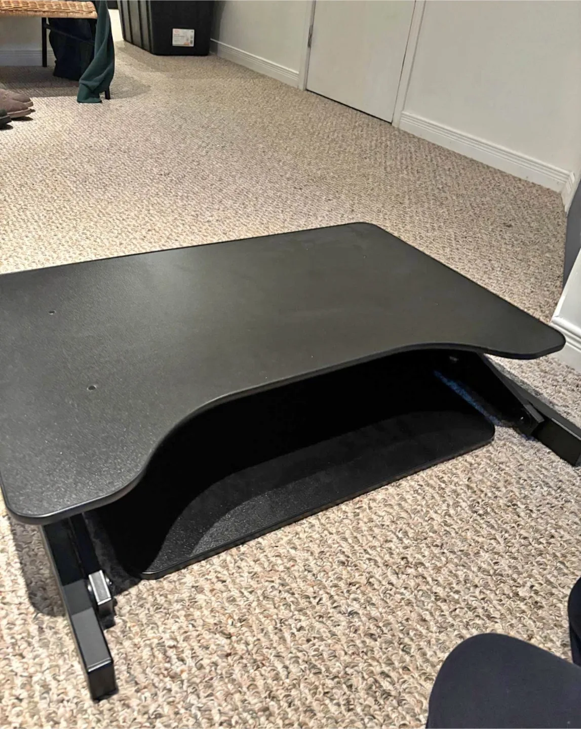 Rocelco Height Adjustable Standing/Sitting Desk Riser image indicator(3)