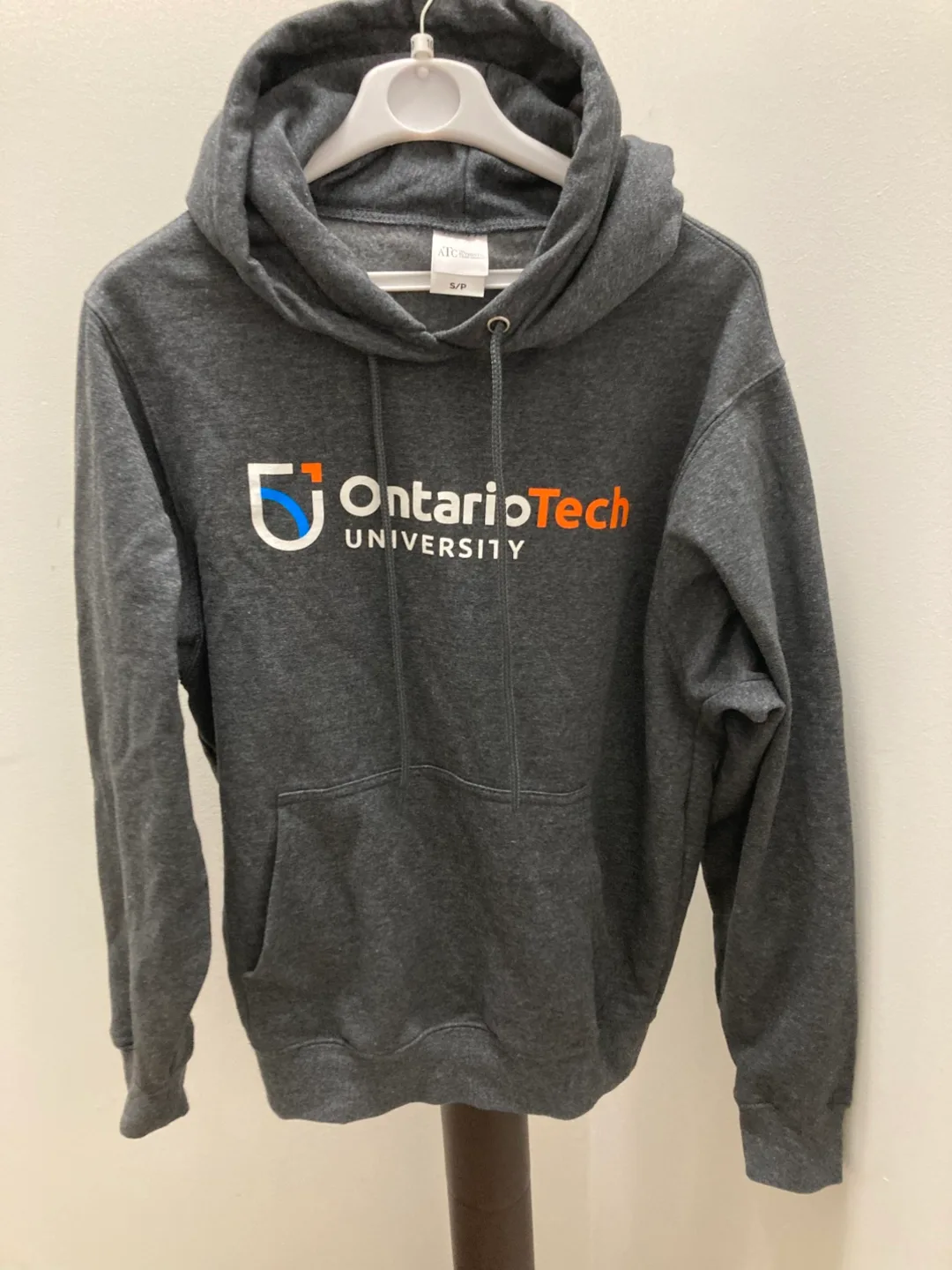 🇨🇦🍁Ontario Tech University Hoodie - Size S thumbnail
