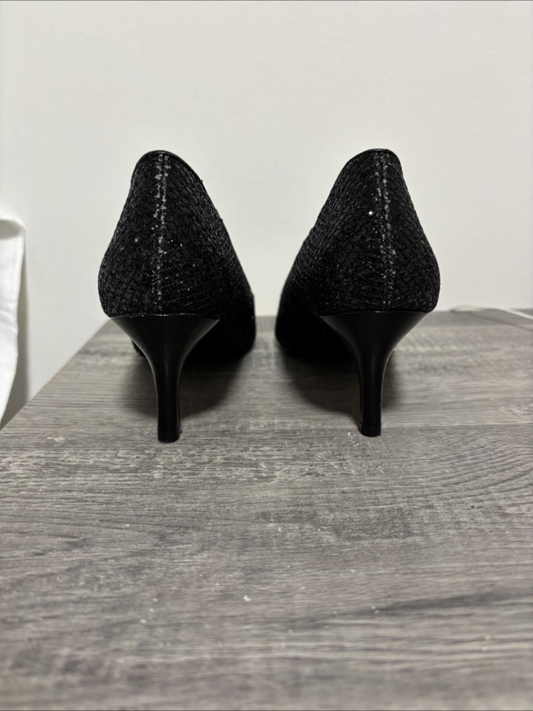 Le Chateau Black Glitter Heels - photo 4