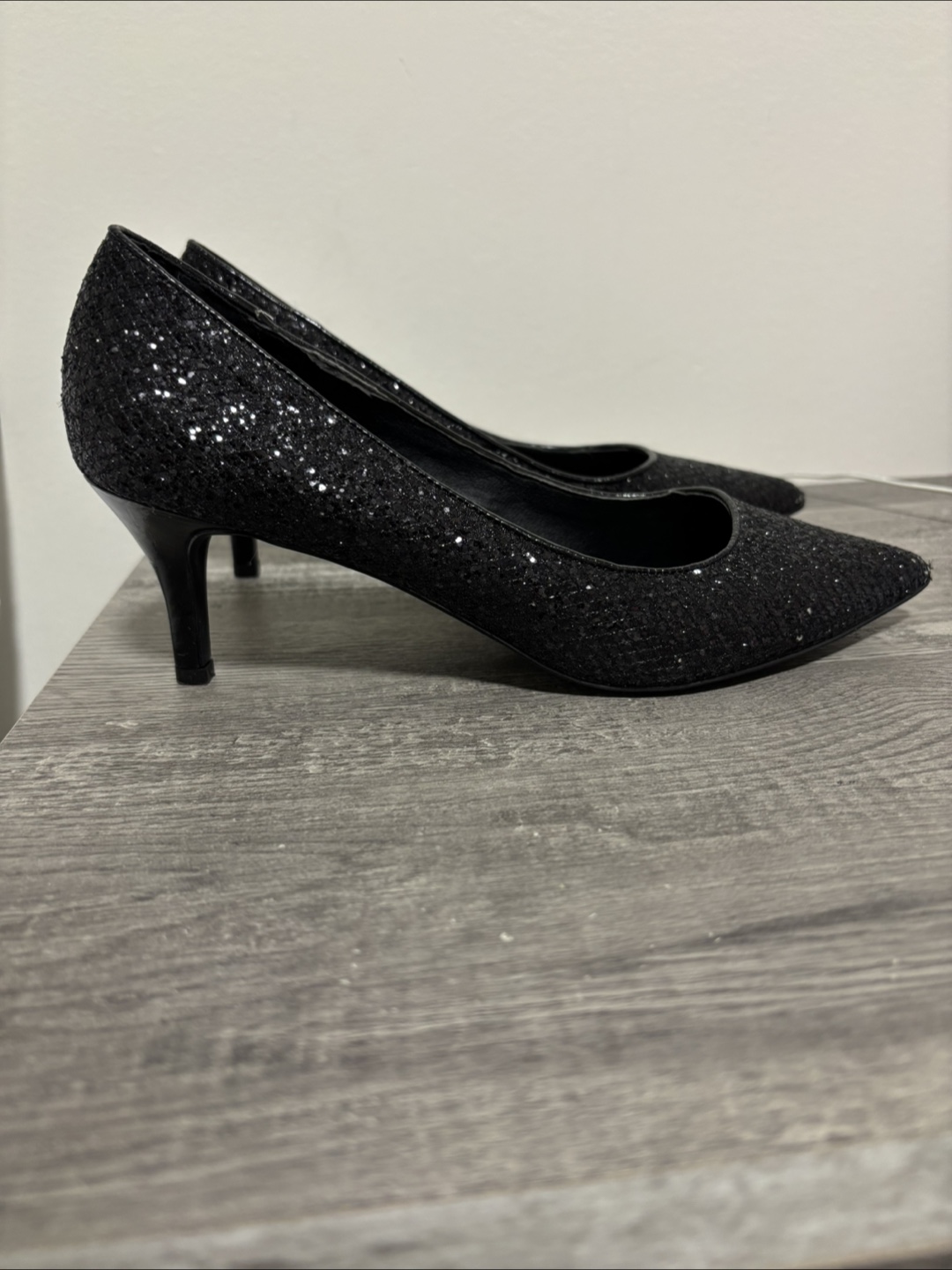 Le Chateau Black Glitter Heels - photo 3