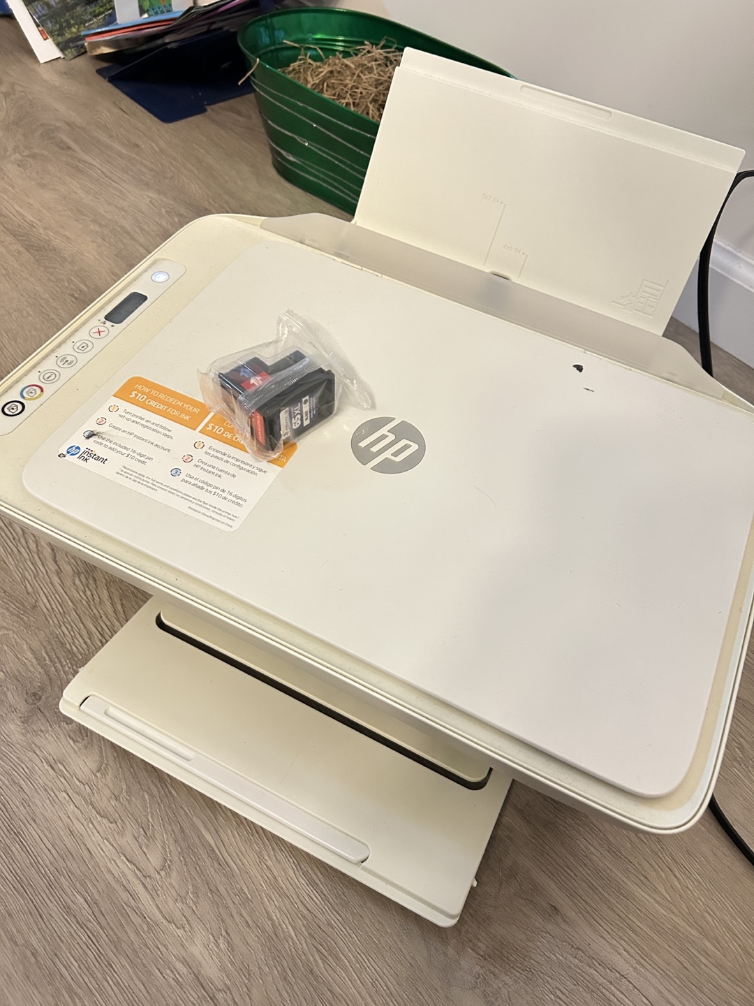 HP Printer with Ink Cartridges
