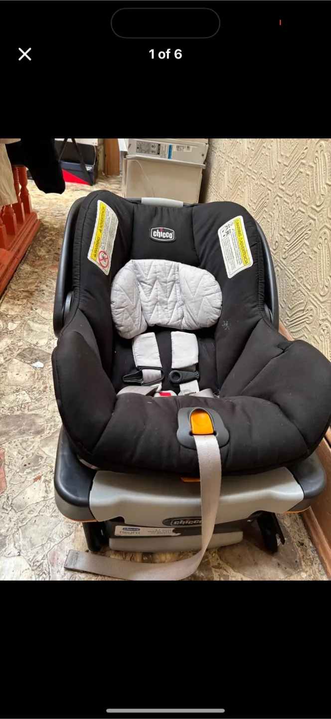 Chicco Infant Car Seat thumbnail