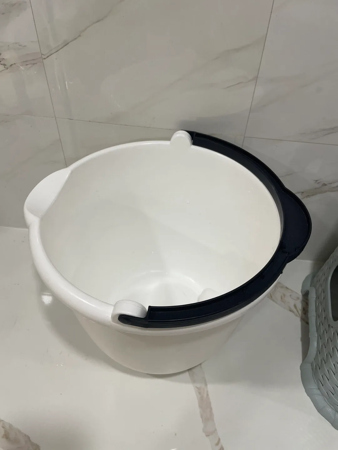 Plastic bucket thumbnail