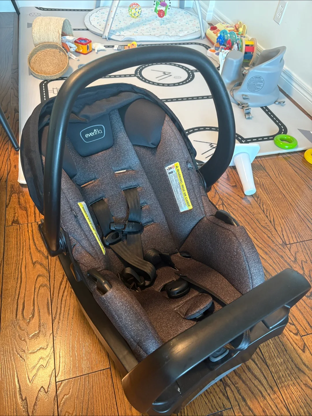 Evenflo liteMax SafeMax 2.0 Infant Car Seat thumbnail