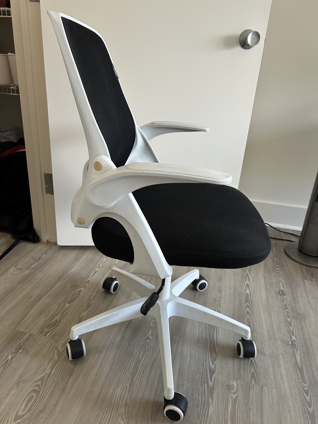 Hbada Ergonomic Office Chair - Black & White - photo 4