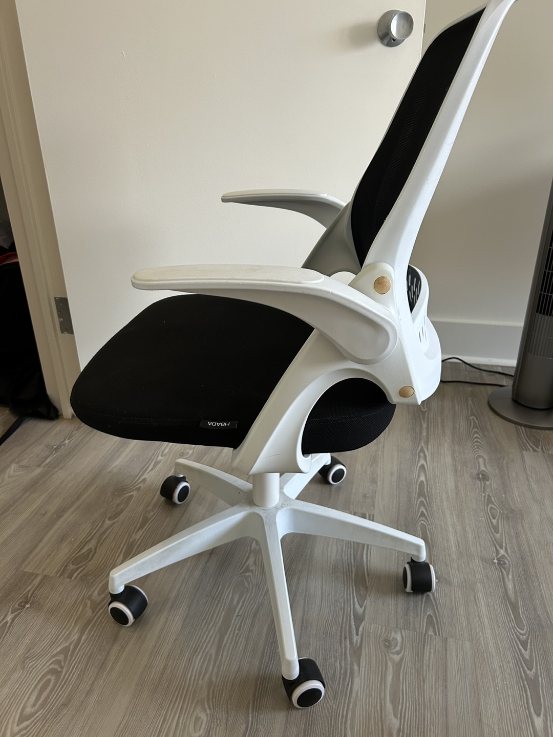 Hbada Ergonomic Office Chair - Black & White - photo 2
