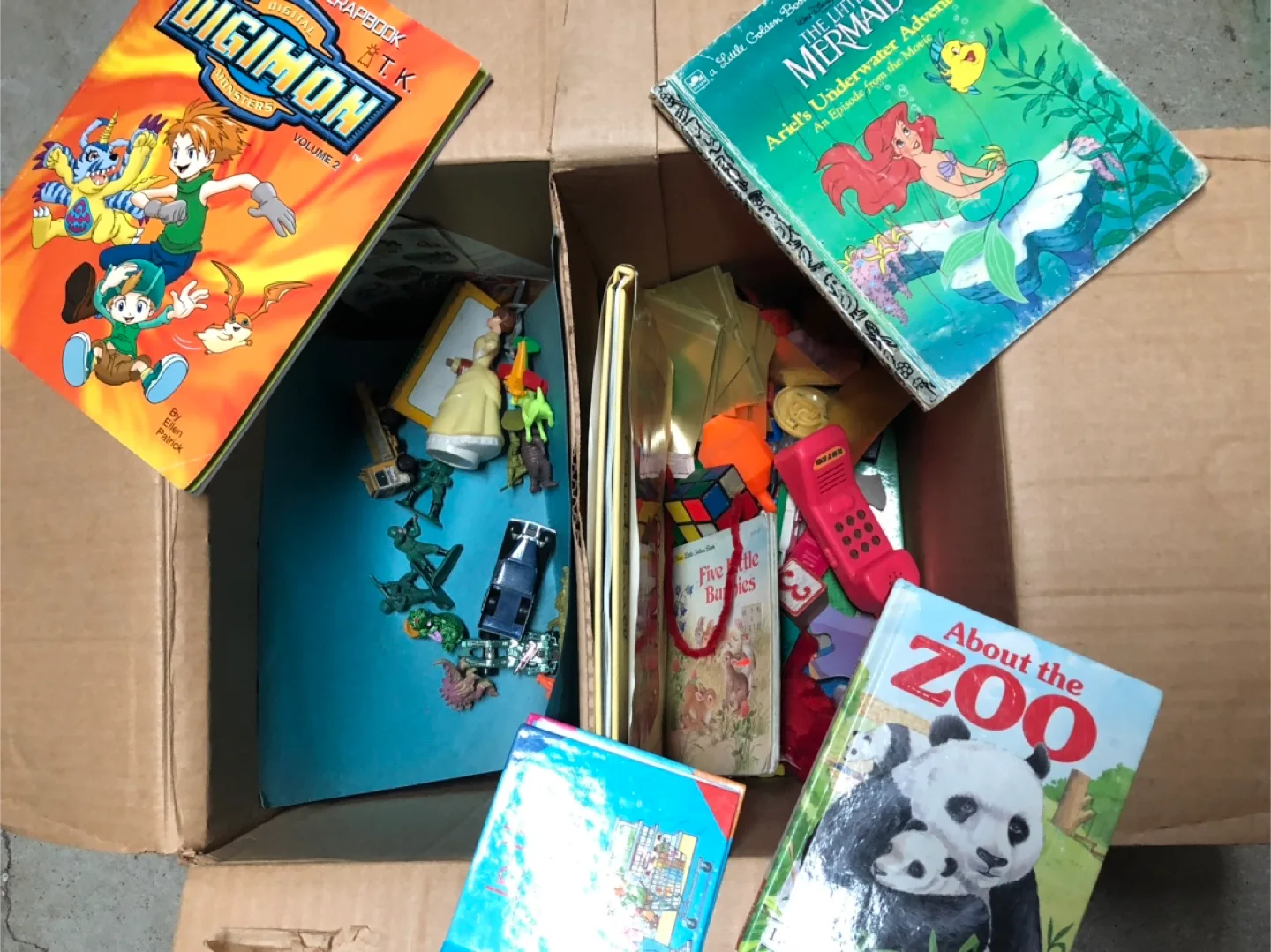 🇨🇦🆓Mixed Lot of Toys and Books🇨🇦 thumbnail