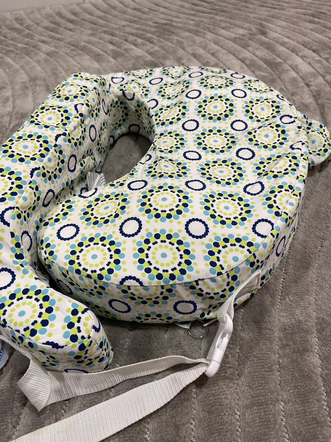 Boppy Pillow - Nursing and Infant Support image indicator(2)