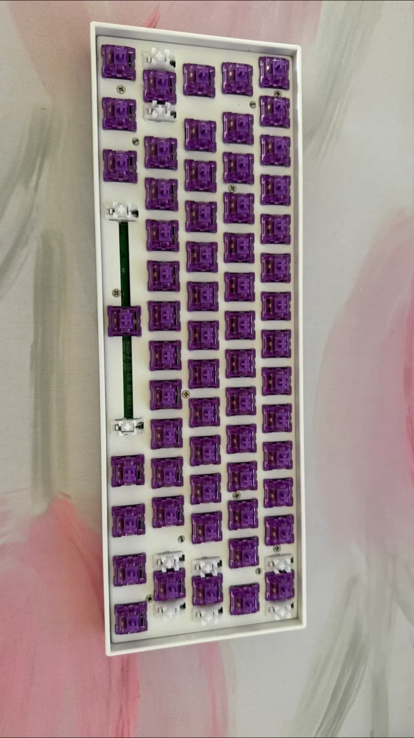 Reddragon K630 60% Wired RGB Hot Swappable Gaming Keyboard white image indicator(3)