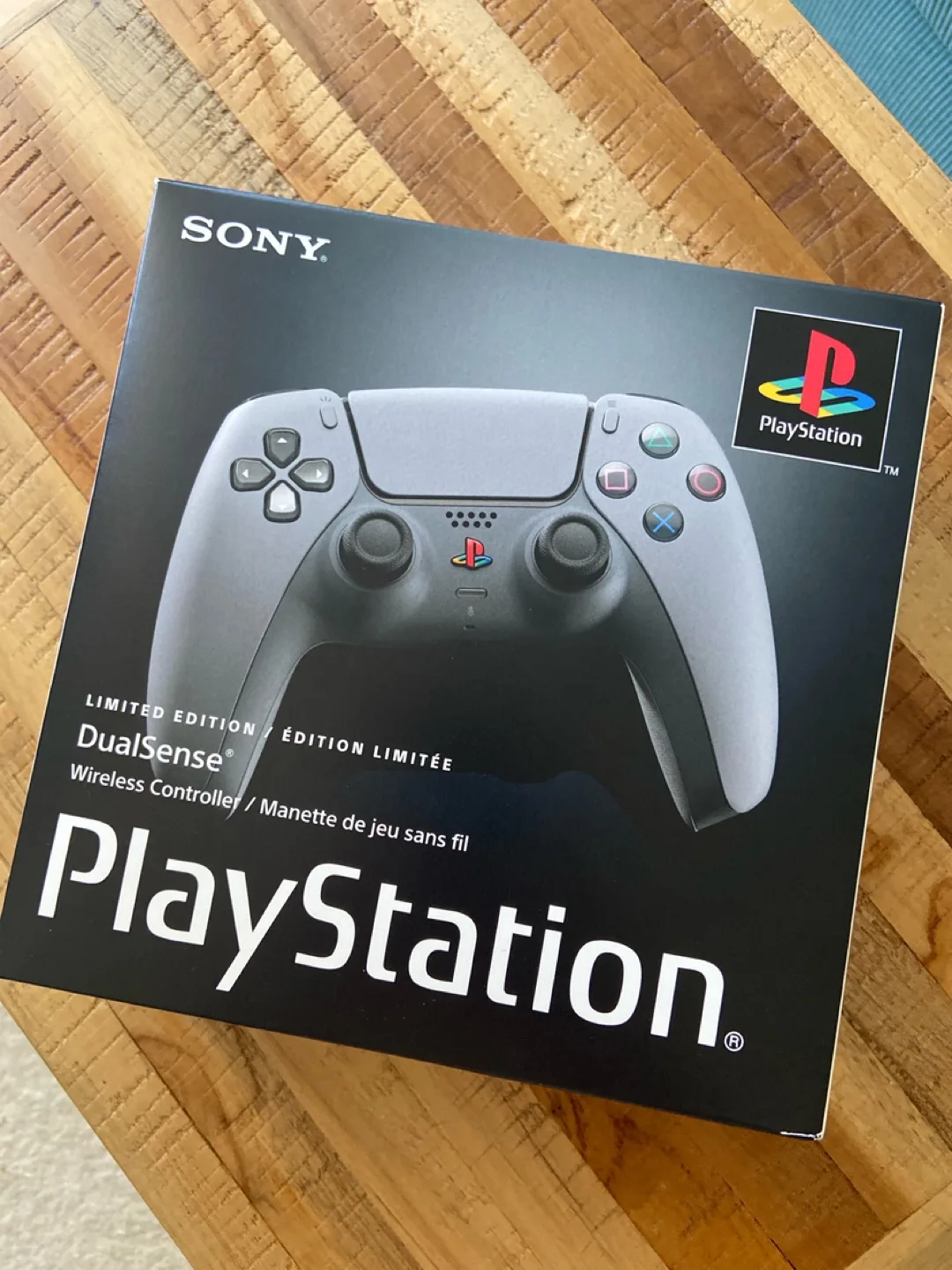 BNIB/Sealed - PS5 DualSense 30th Anniversary Limited Edition thumbnail