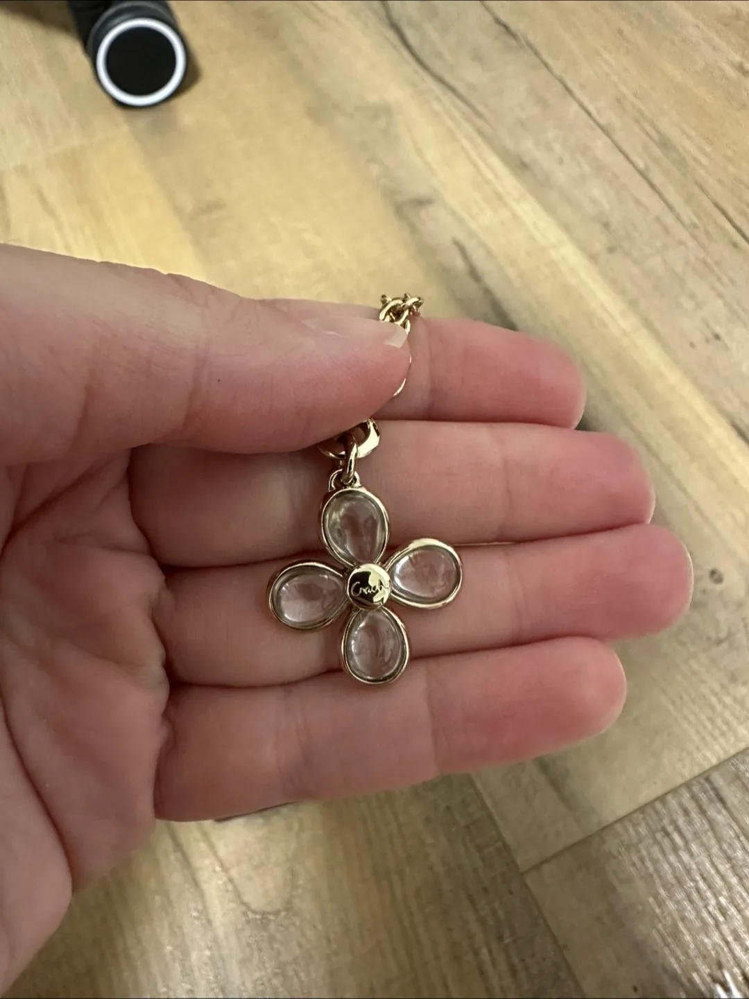 Coach Flower Pendant Necklace image indicator(2)