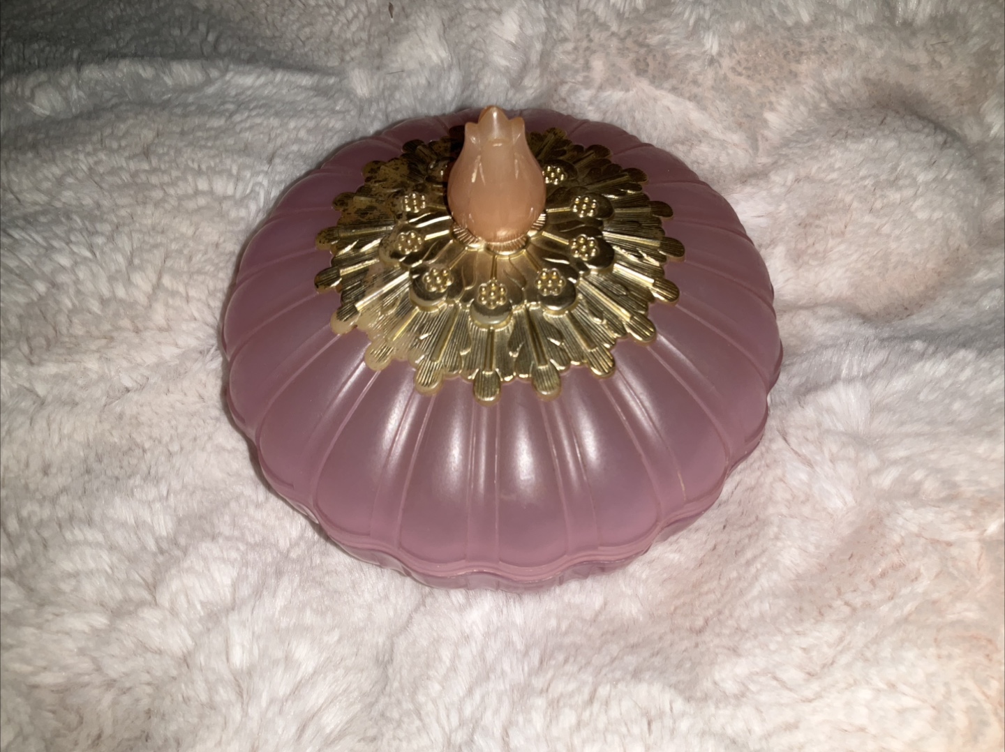 Avon Elusive Beauty Dust - 6 oz