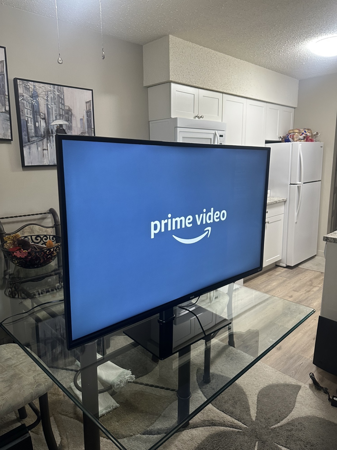 43-Inch Roku Smart TV available in excellent working condition. - photo 2