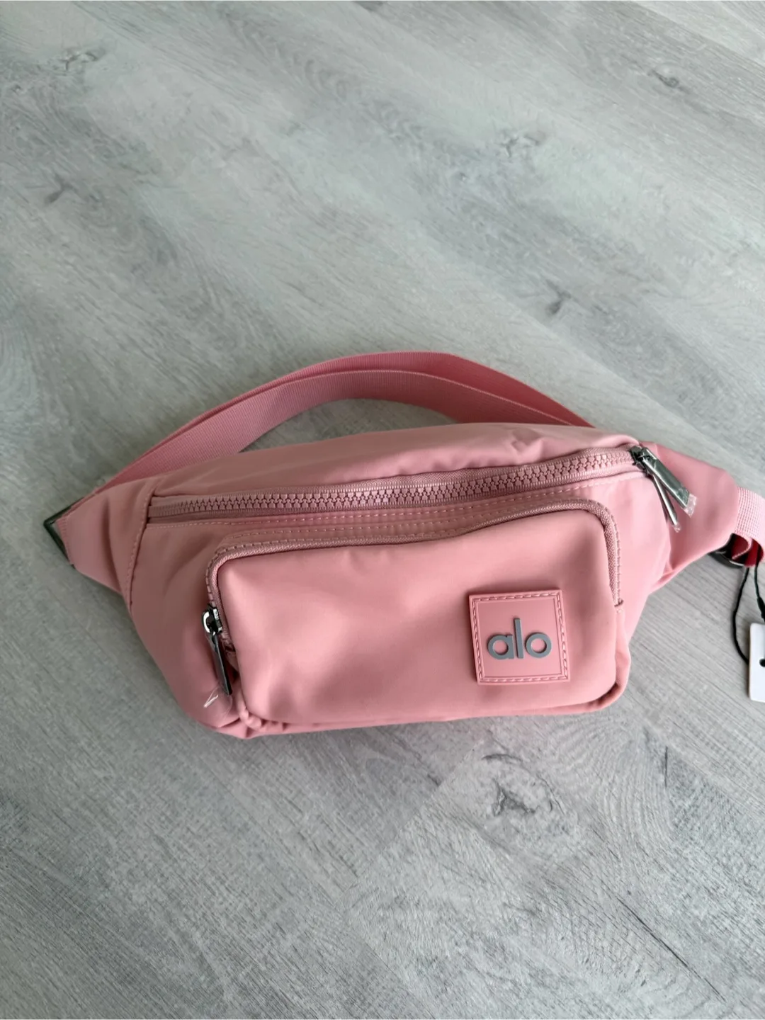 ALO Yoga Explorer Fanny Pack - Pink thumbnail