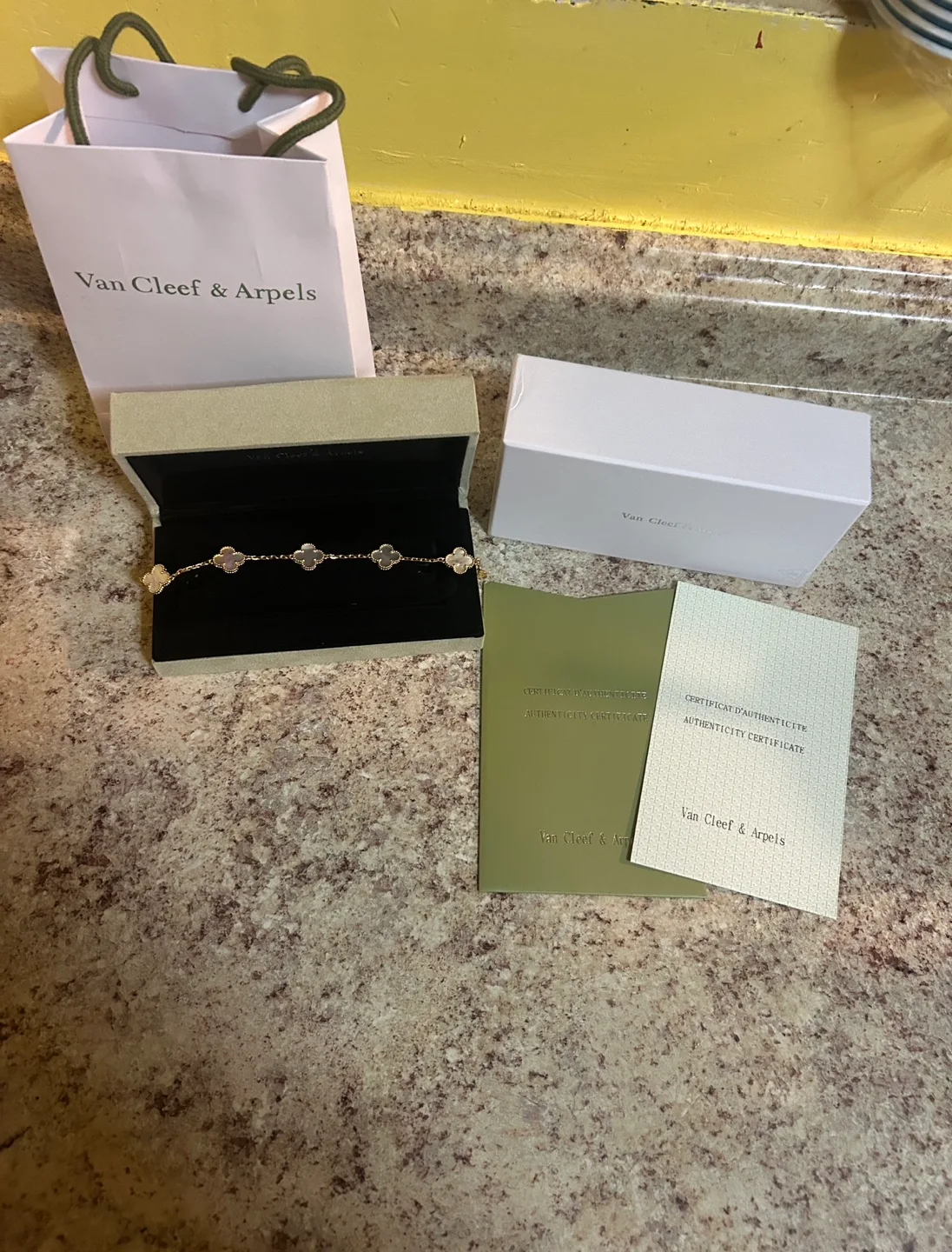Van Cleef & Arpels White and Gold 18k Bracelet(SOLID GOLD) thumbnail