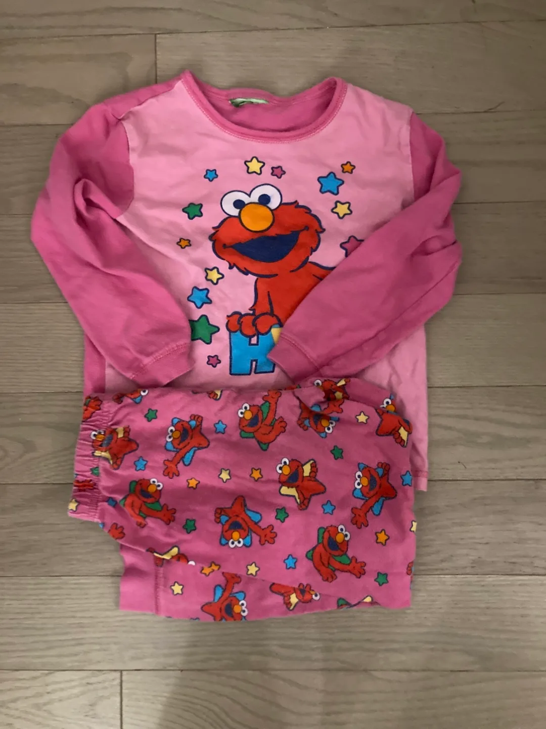 🇨🇦🍁Elmo Pajamas - Size Unknown thumbnail