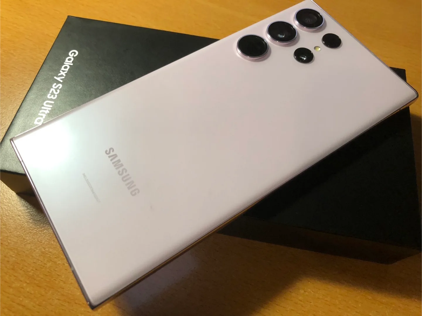 MINT Samsung Galaxy S23 Ultra Lavender in box with OTTERBOX! thumbnail