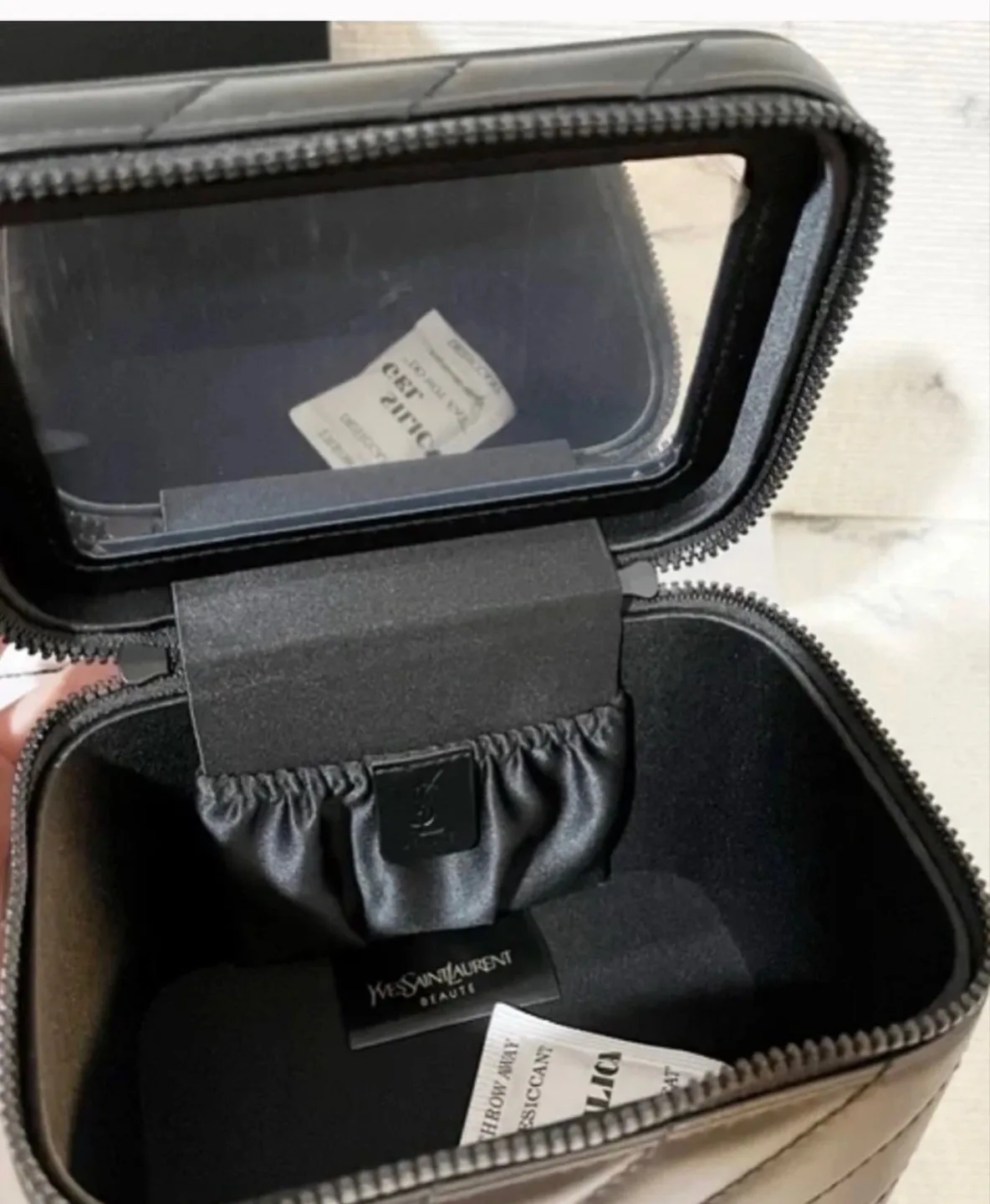 YSL Yves Saint Laurent Beaute Vanity Case image indicator(5)