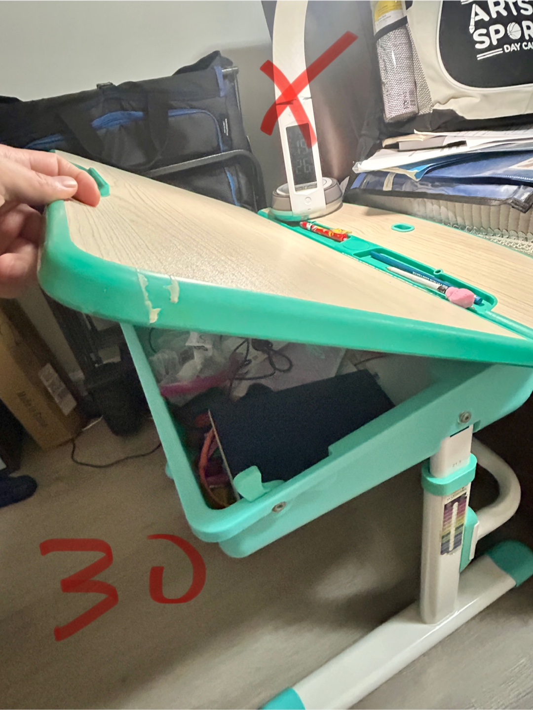 Adjustable Kids Desk - photo 2