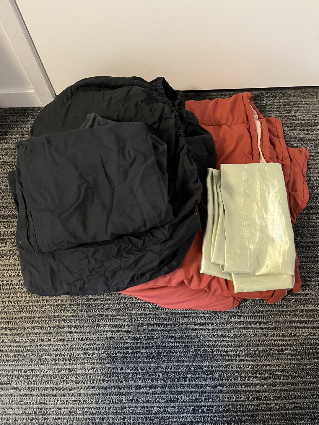 Bedding Set - Red Comforter & Black Sheets - photo 5