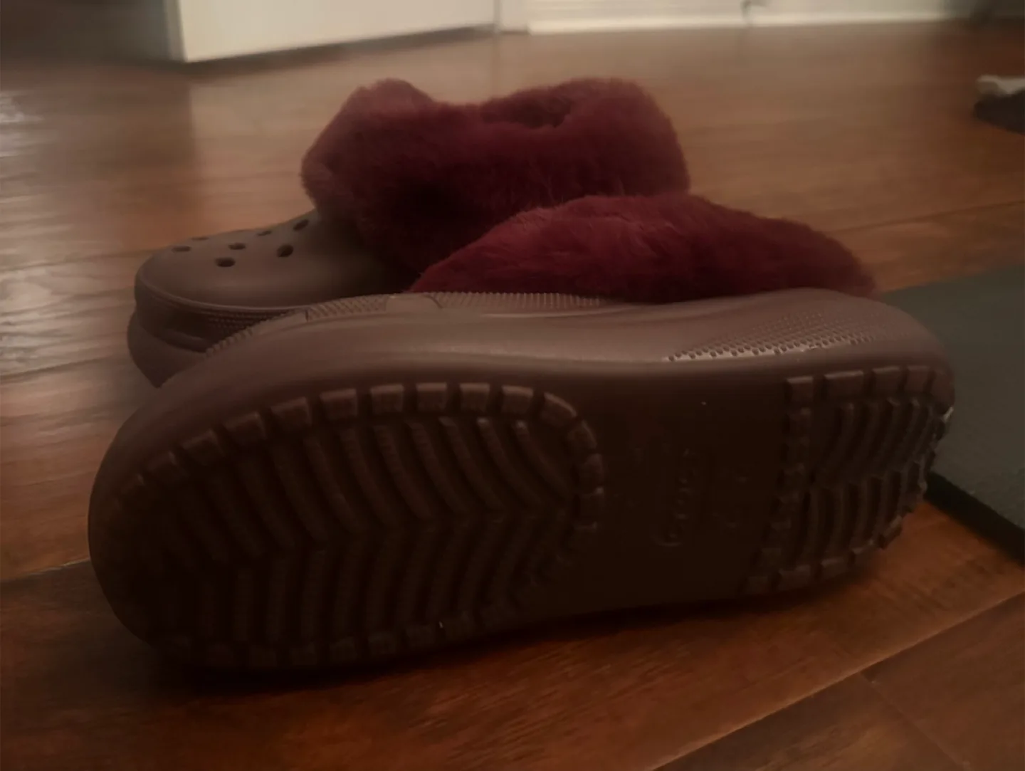 Crocs Classic Fur Sure Clog - Size 8 image indicator(3)