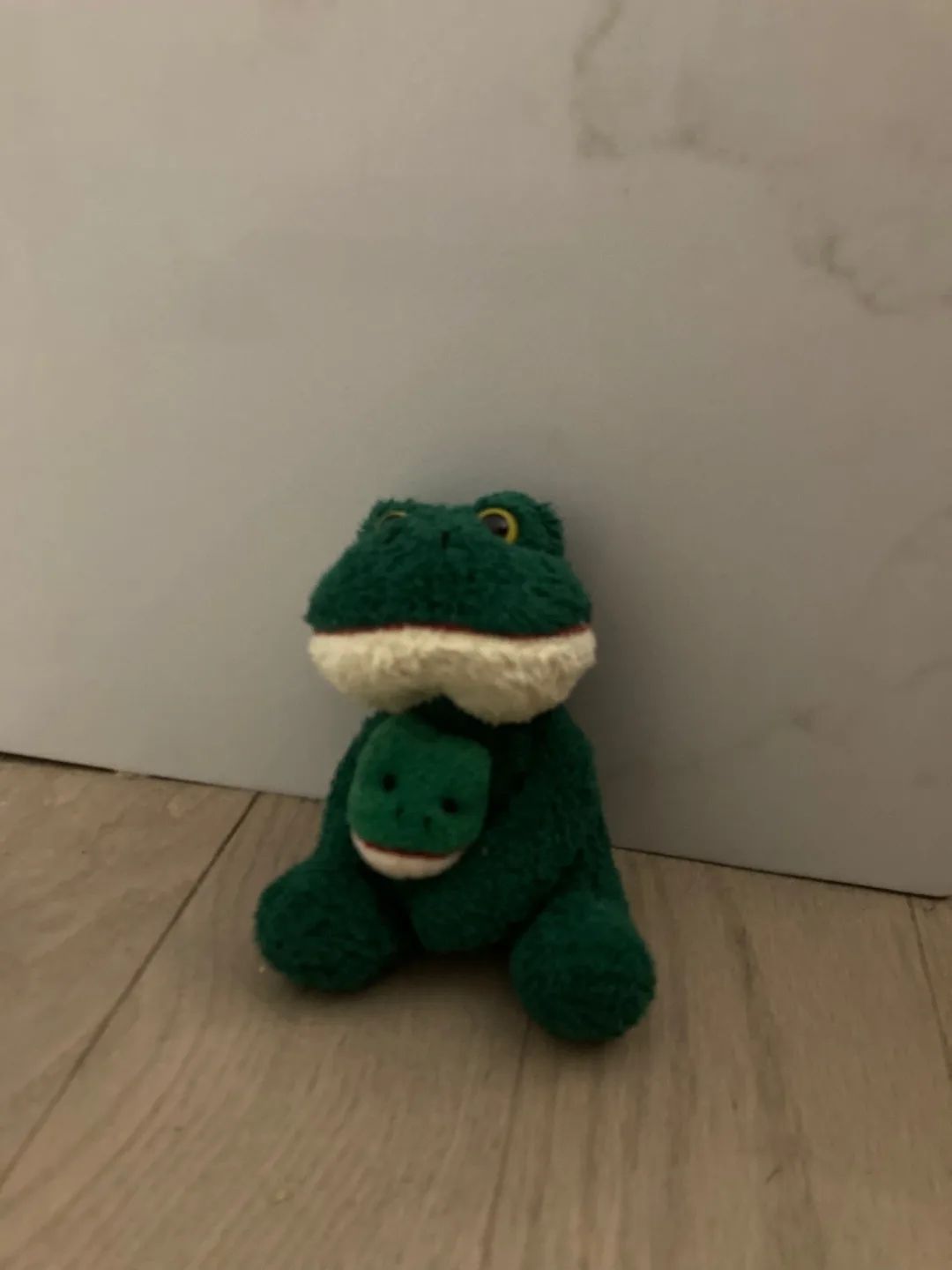 🇨🇦🍁mini Green Frog Plush Toy thumbnail
