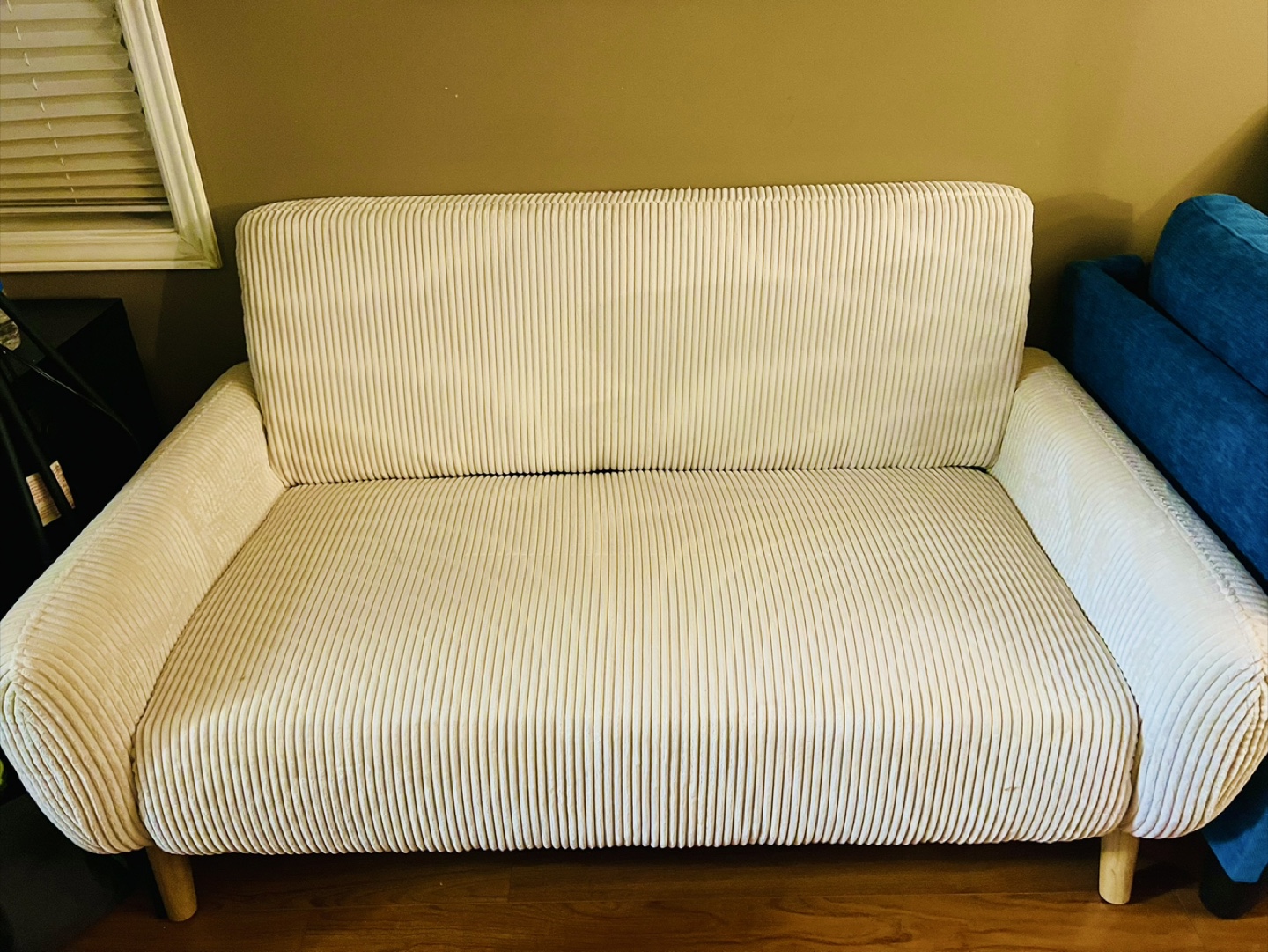 2-seater loveseat sofa
