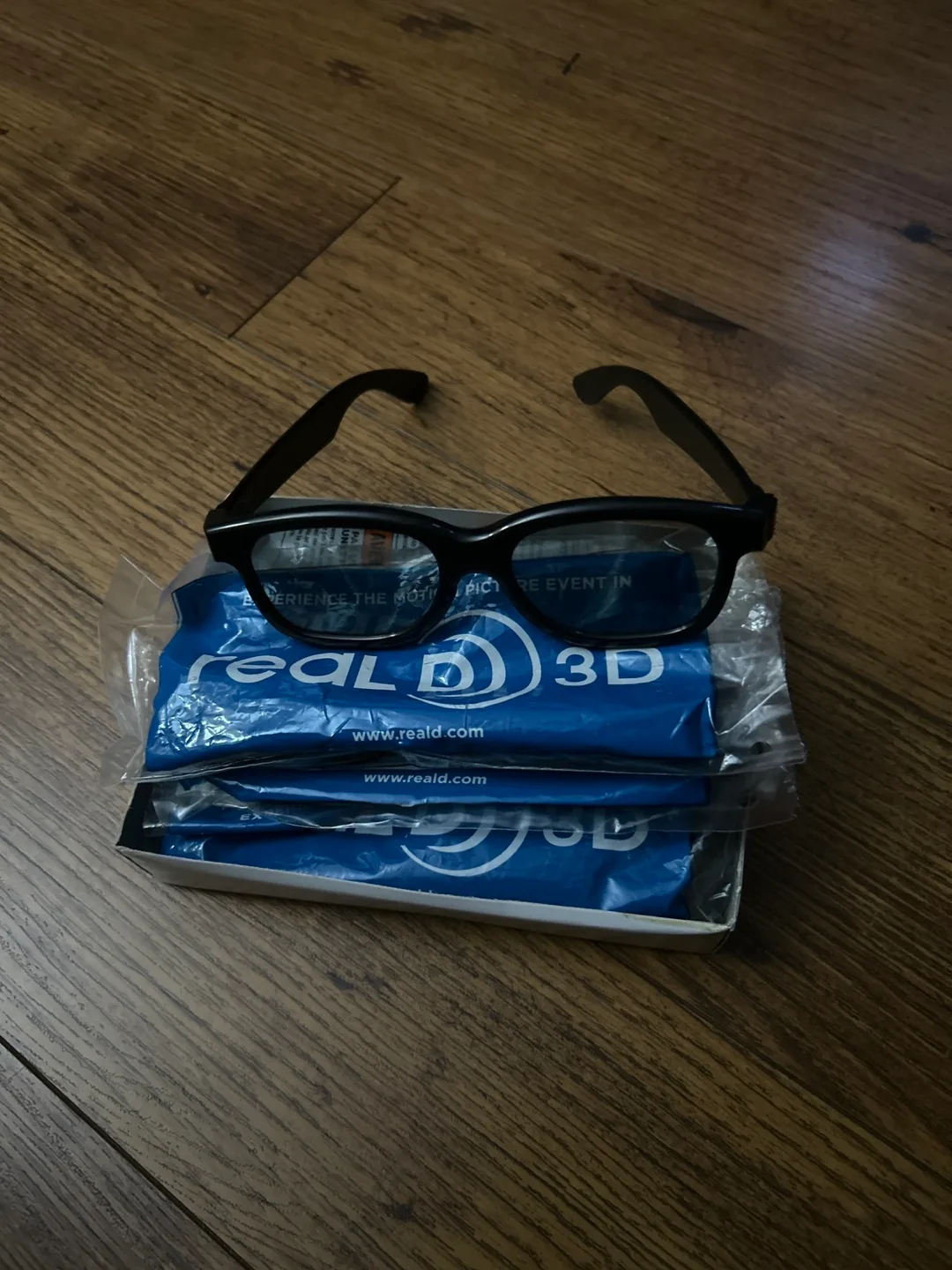 New RealD 3D Glasses thumbnail