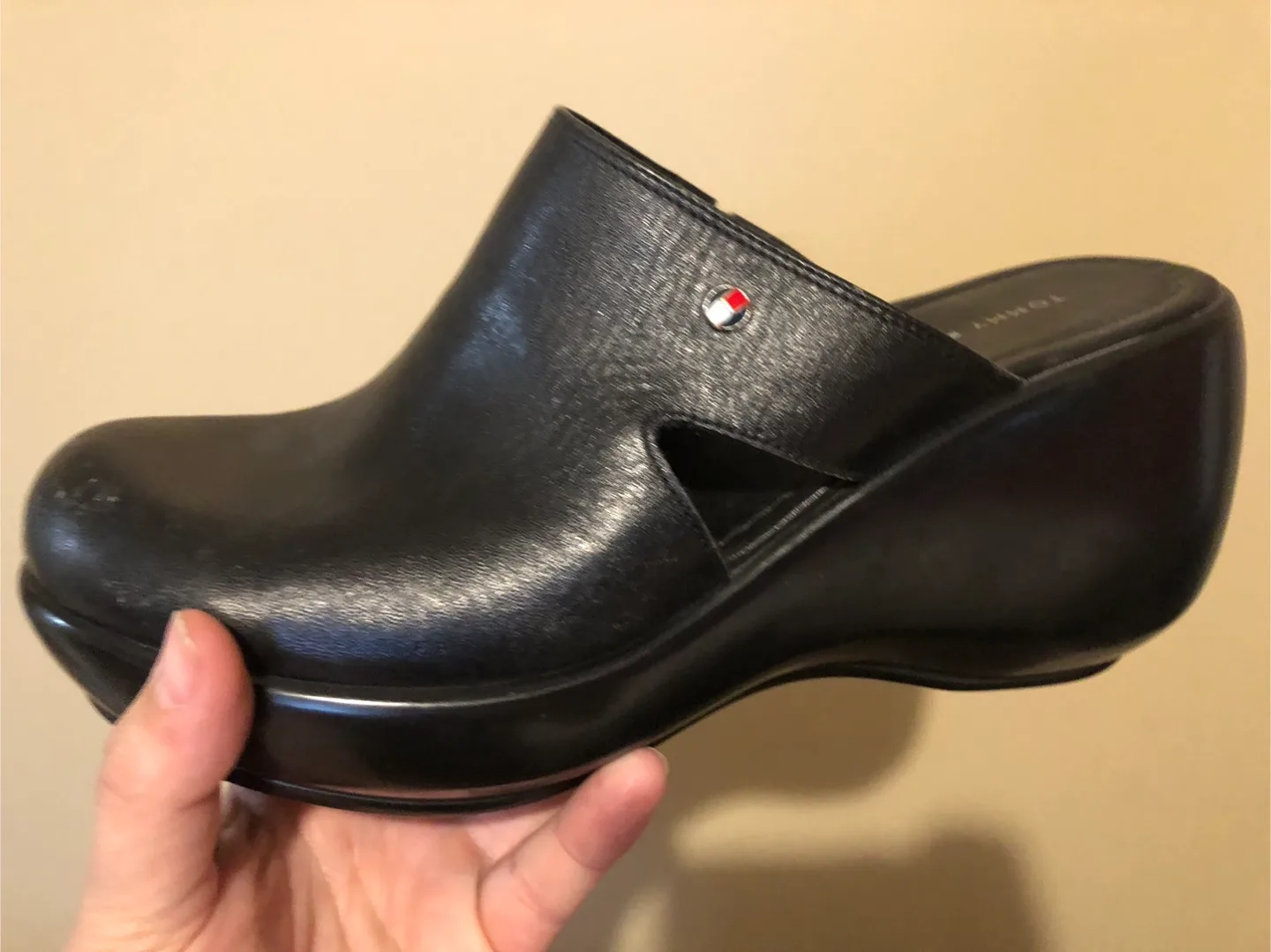 Tommy Hilfiger Black Leather Clogs Size 7 image indicator(4)