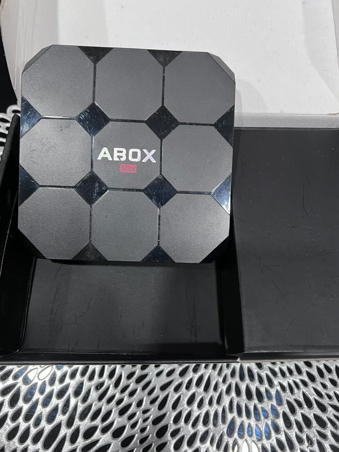 ABOX Max Android TV Box with Remote image indicator(2)