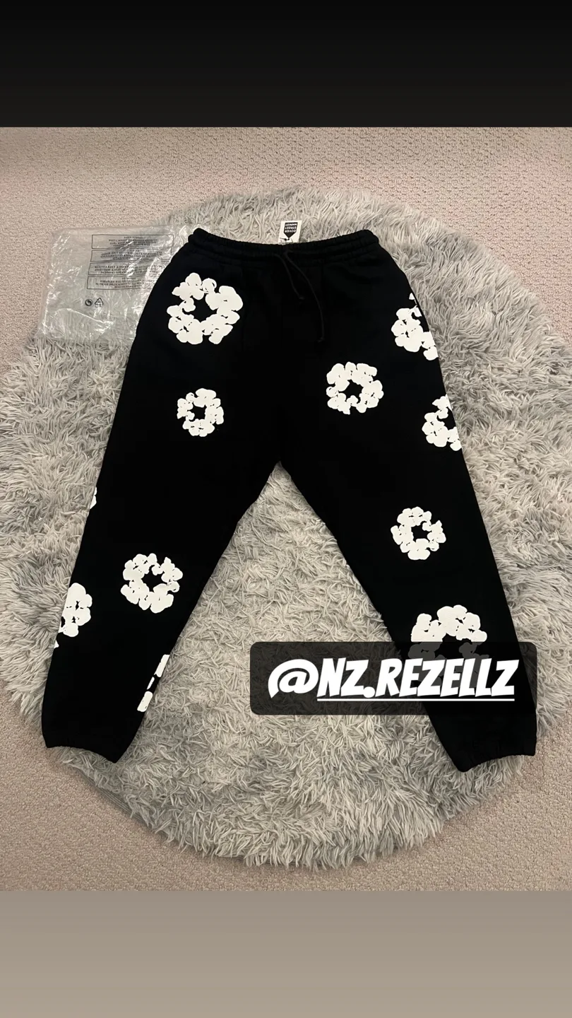 Denim Tears Sweatpants image indicator(2)