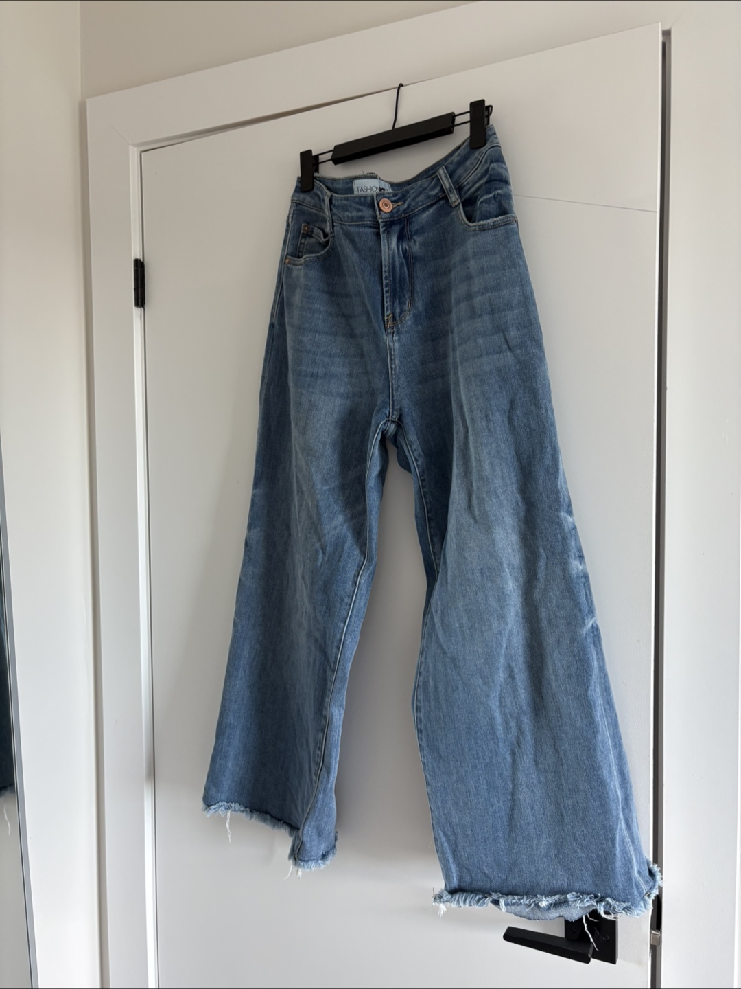 Fashion Nova Wide Leg Jeans- Size 07