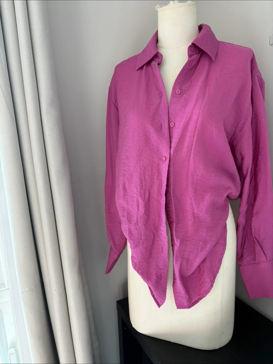 Dynamite Crinkle blouse- size medium thumbnail