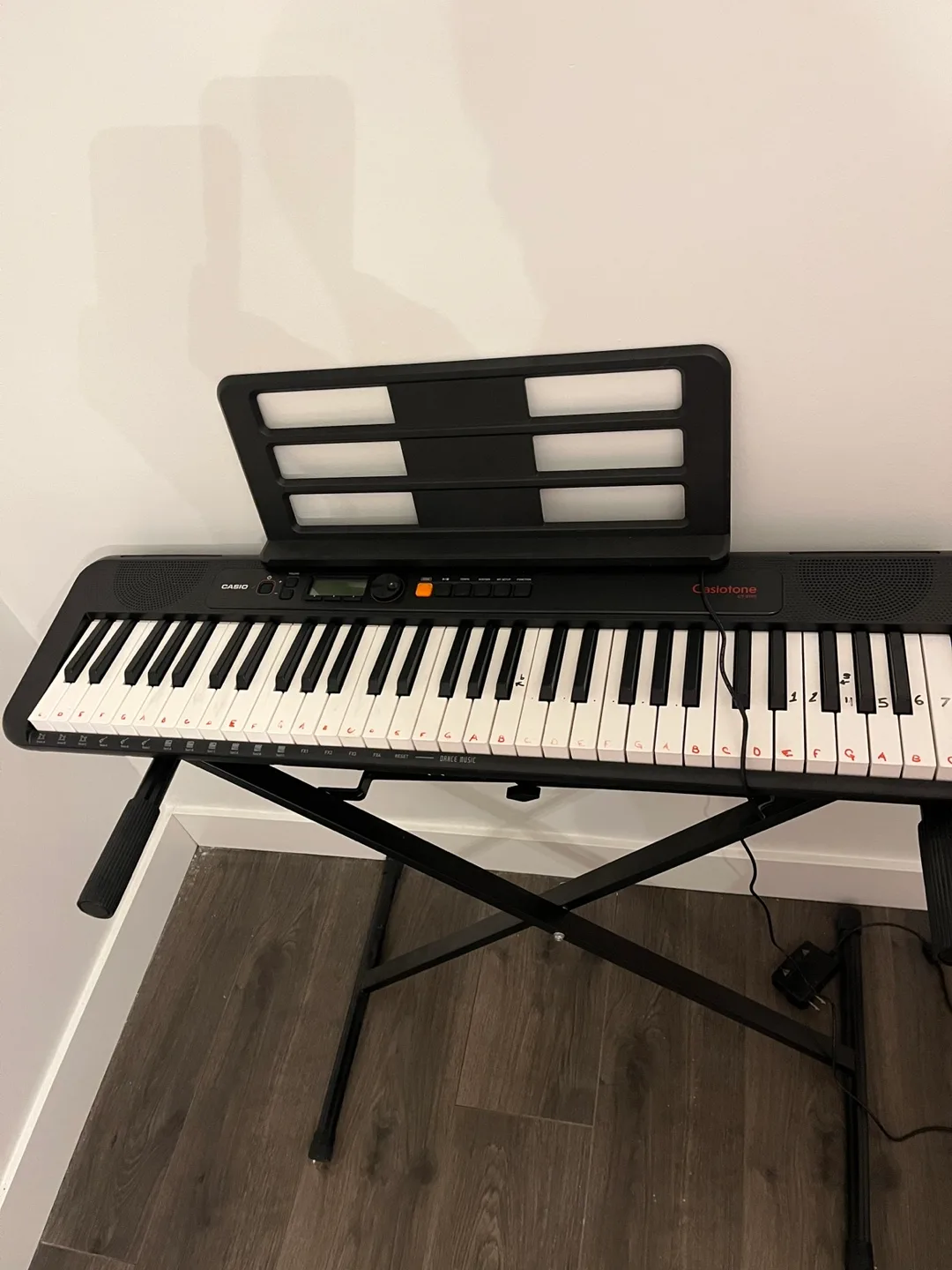 Casio CT-S Keyboard with Stand – Beginner Friendly! image indicator(2)