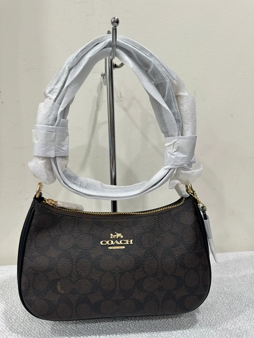 New Coach  Shoulder Bag In Signature Jacquard thumbnail