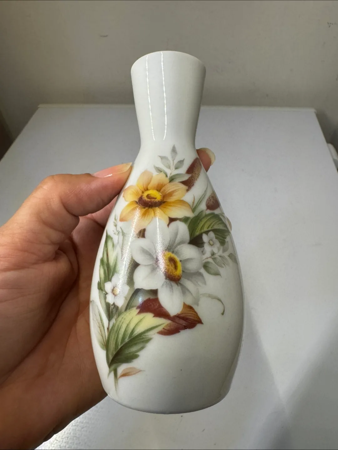 🇨🇦🍁St. Andrews Pottery Floral Vase thumbnail