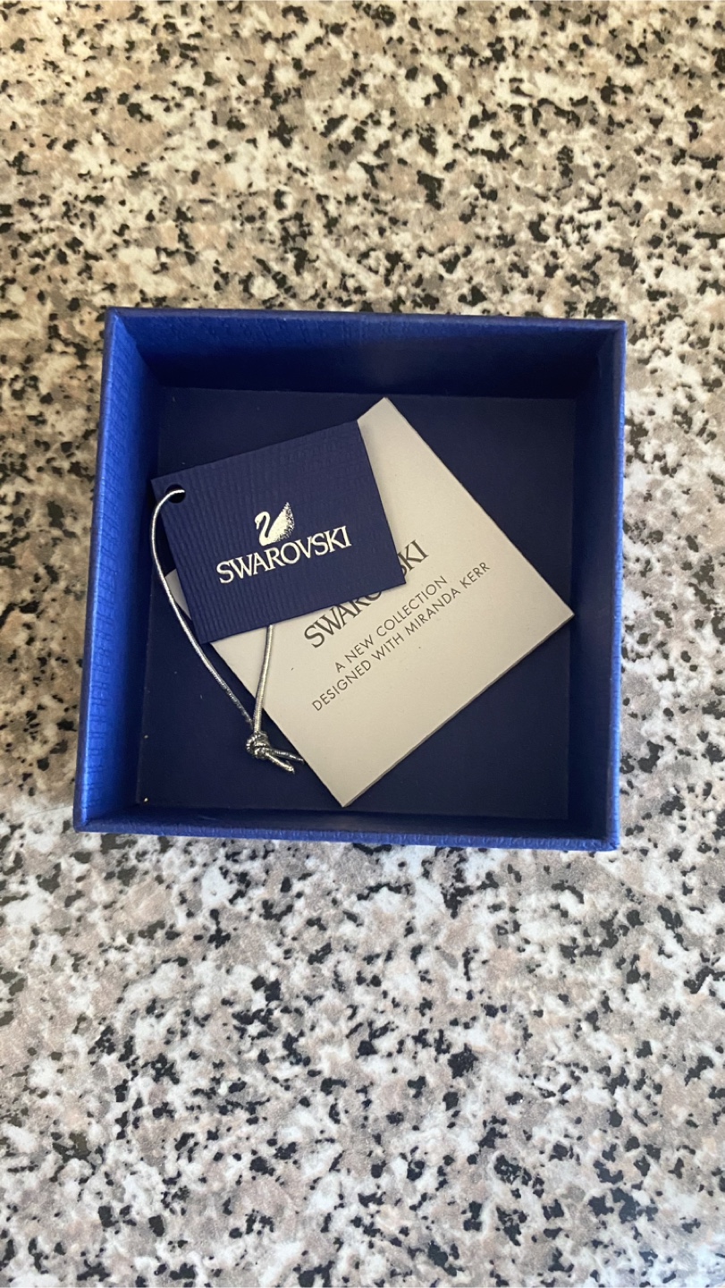 Swarovski Rose Gold infinity Necklace - photo 4