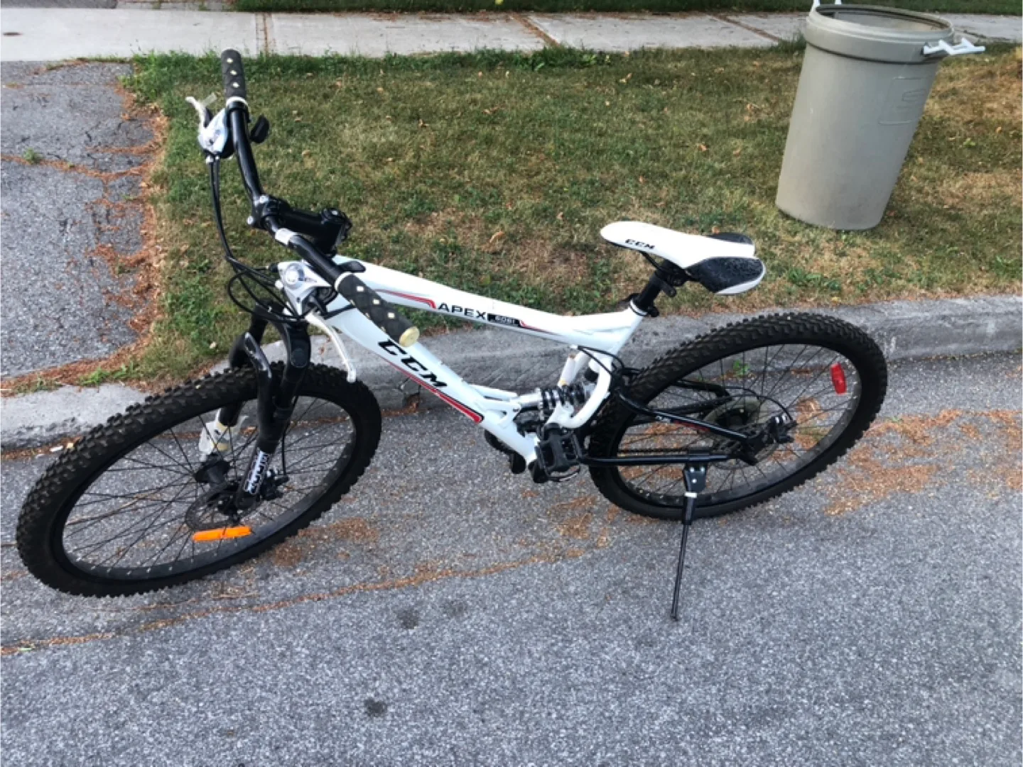 CCM Apex 6061 Aluminum Mountain Bike thumbnail