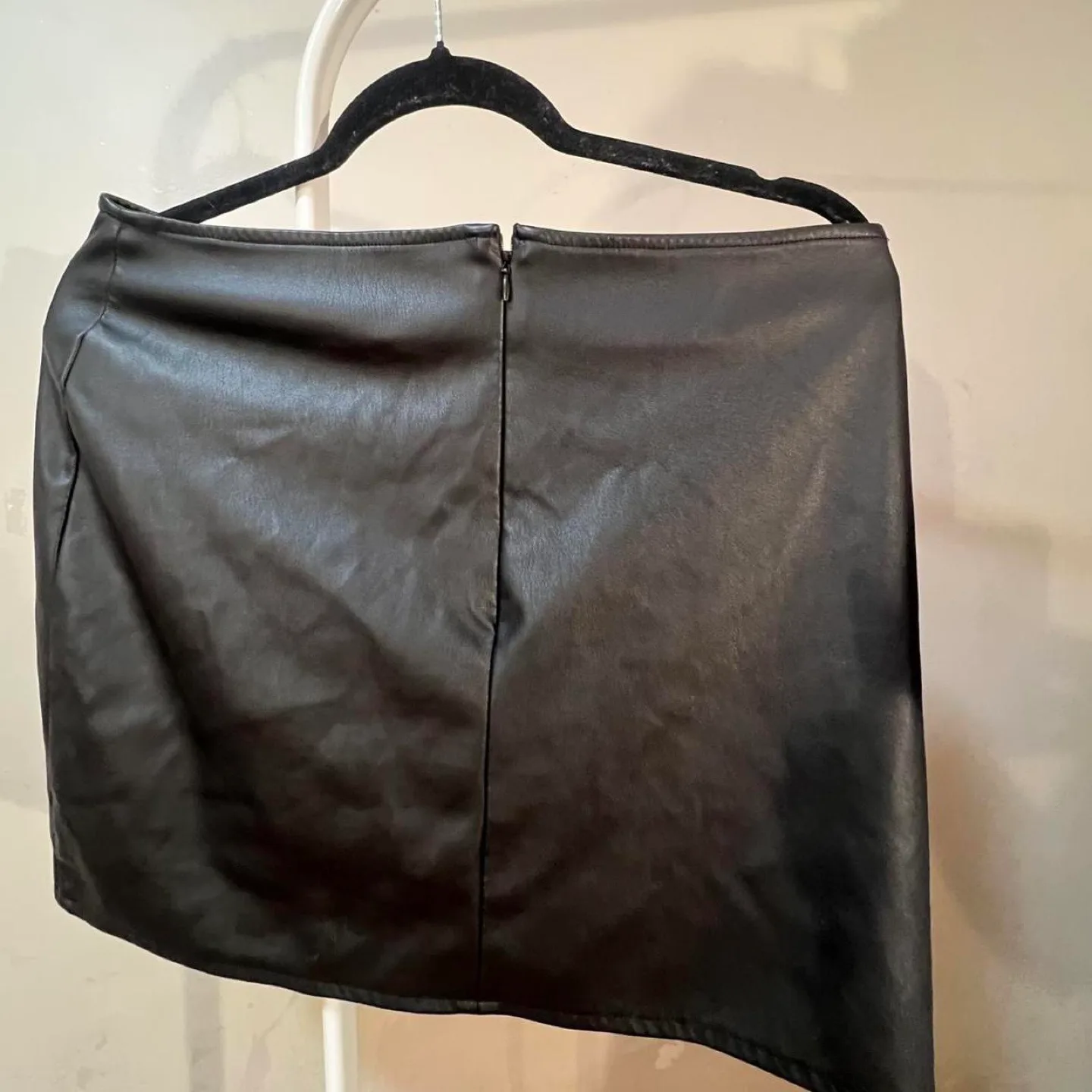 Black Faux Leather Skirt - Size L image indicator(2)