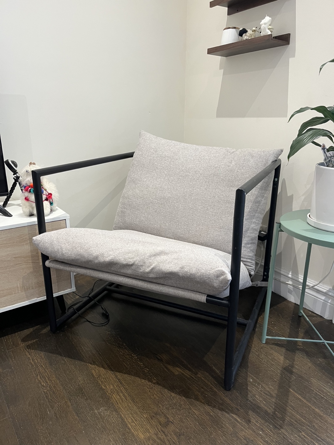 Modern Lounge Chair - Black Frame, Light Gray Cushions