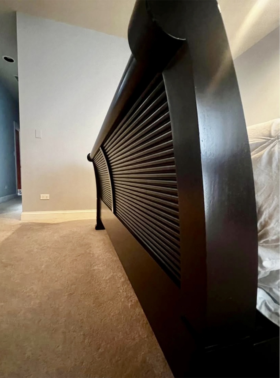 Espresso Stained Reeded King Sleigh Bed Frame - photo 3