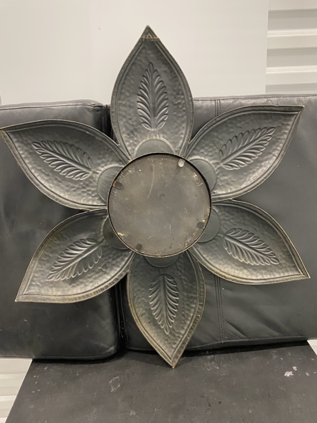 Flower Shaped Wall Mirror - photo 2
