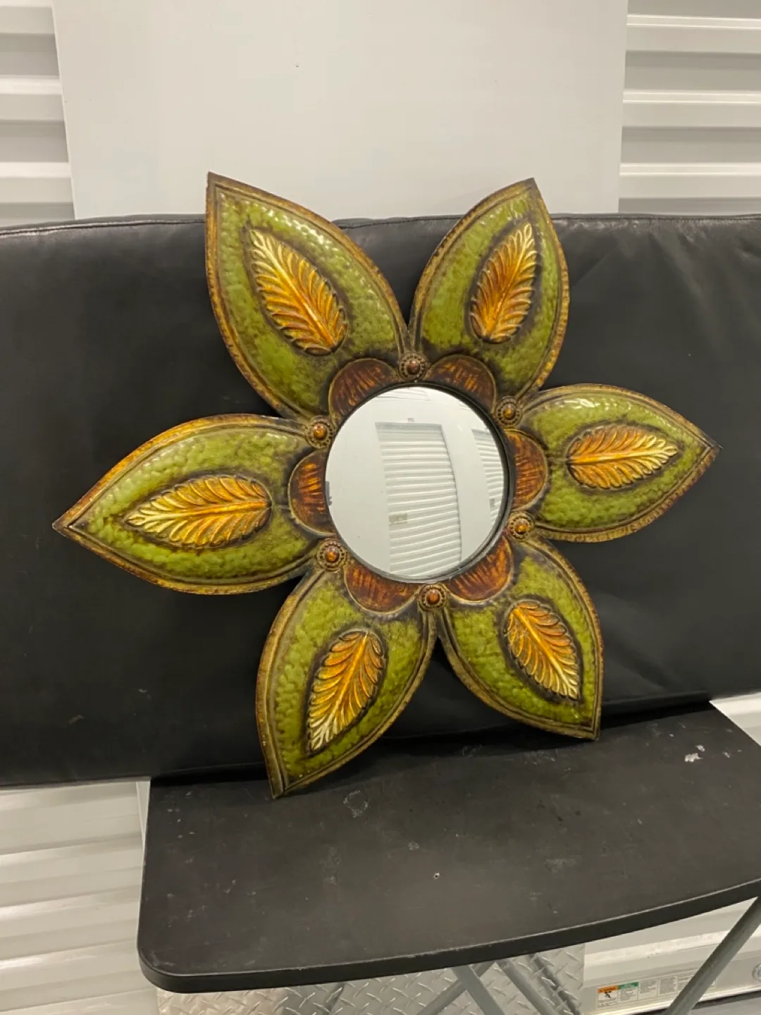 Flower Shaped Wall Mirror thumbnail