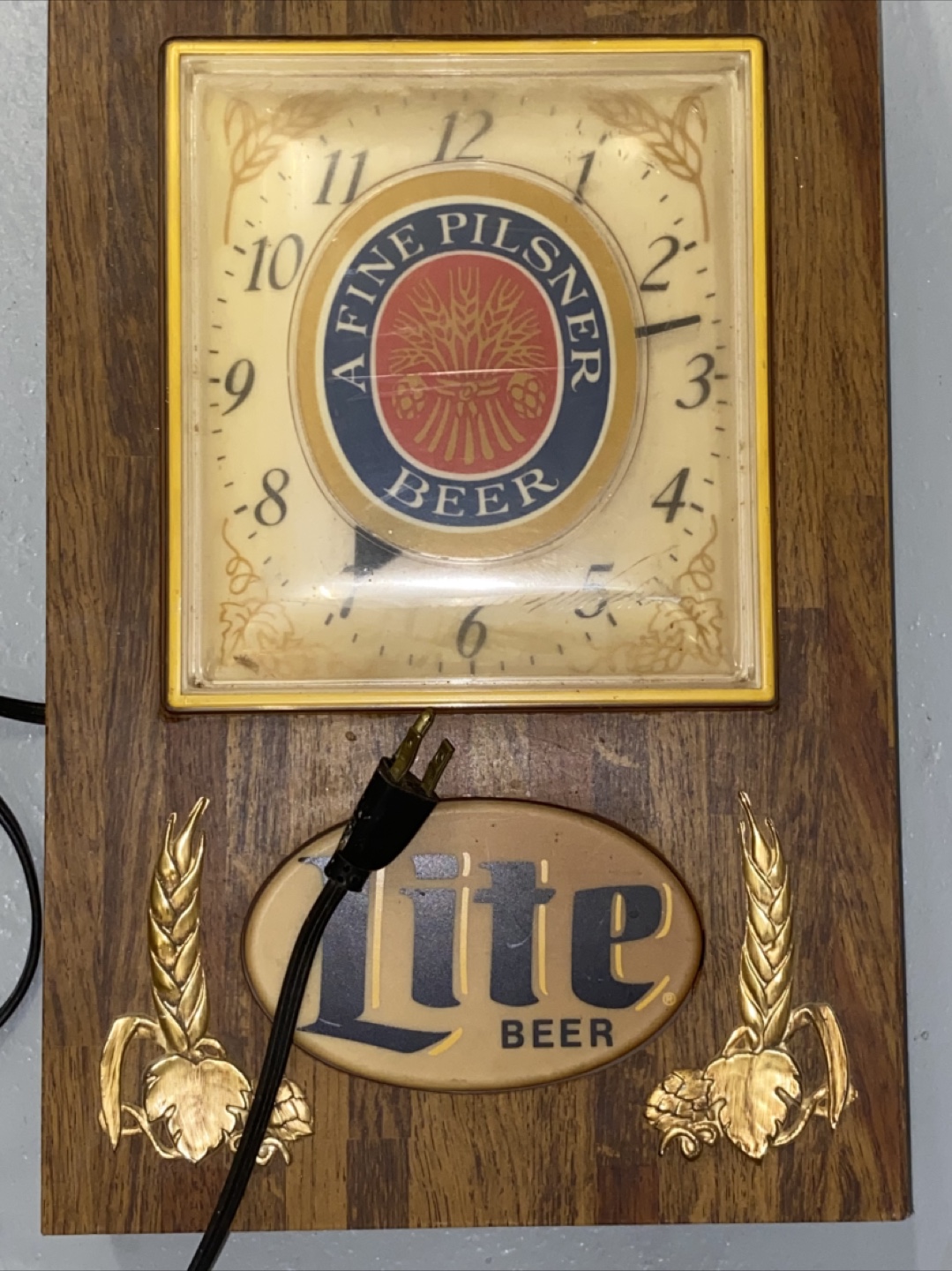 Vintage Lite Beer Wall Clock